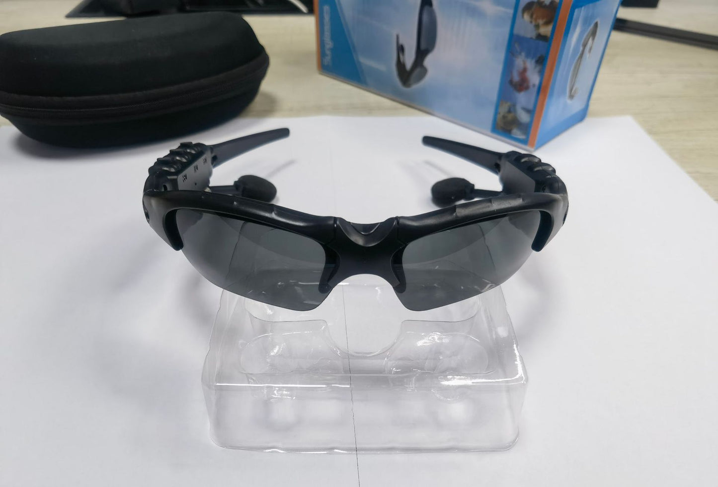 Bluetooth polarized riding glasses